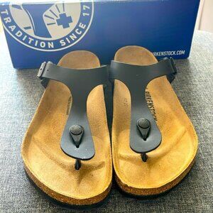 Woman’s Birkenstock black Gizeh sandals